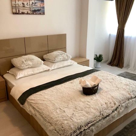 Anastasia Apartament Cu 2 Camere โอร์โชวา ภายนอก รูปภาพ