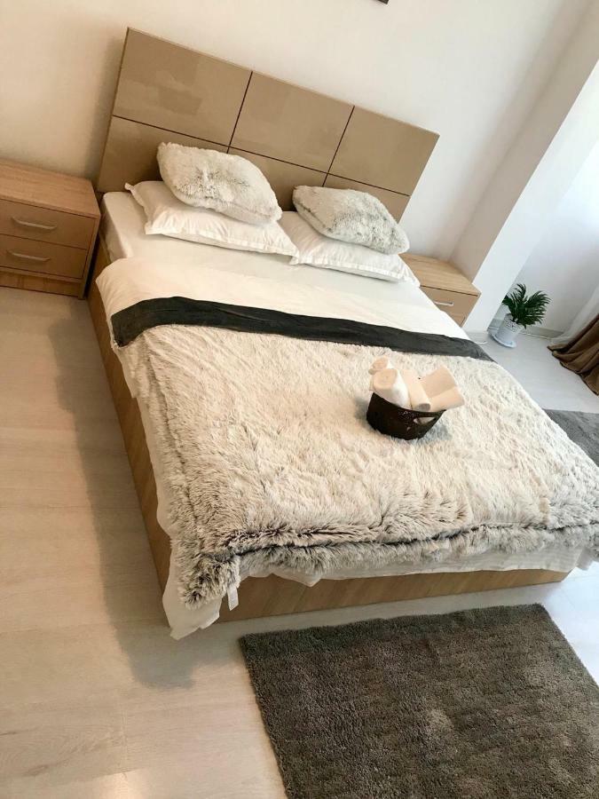 Anastasia Apartament Cu 2 Camere โอร์โชวา ภายนอก รูปภาพ