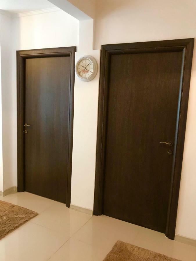 Anastasia Apartament Cu 2 Camere โอร์โชวา ภายนอก รูปภาพ
