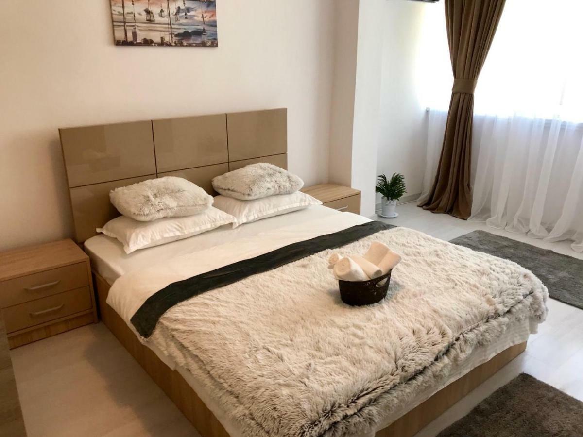 Anastasia Apartament Cu 2 Camere โอร์โชวา ภายนอก รูปภาพ